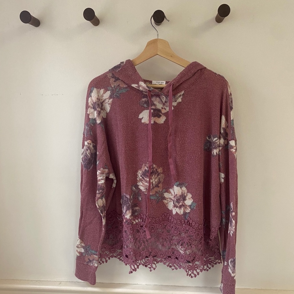 Eyeshadow Crop Sweatshirt Size: XL